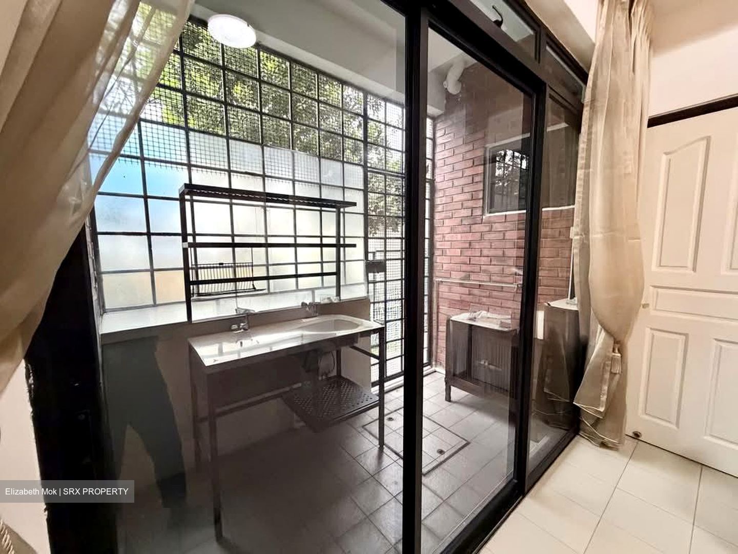 Yuk Tong Avenue (D21), Terrace #589328131